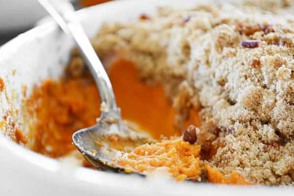 How to Prepare Recipe for Sweet Potatoes with Streusel Topping