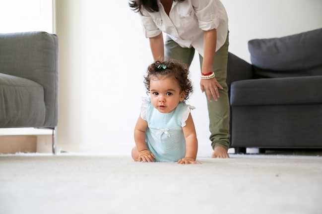 Tips on When and How Babies Start Crawling