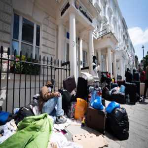Migrants Protest Inhabitable Hotel Condition In UK
